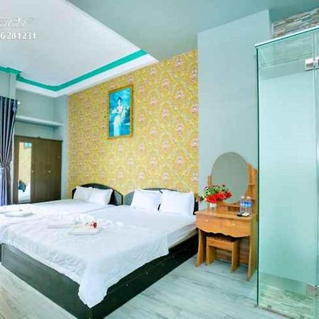 Yen Vy Hotel Куинён Экстерьер фото