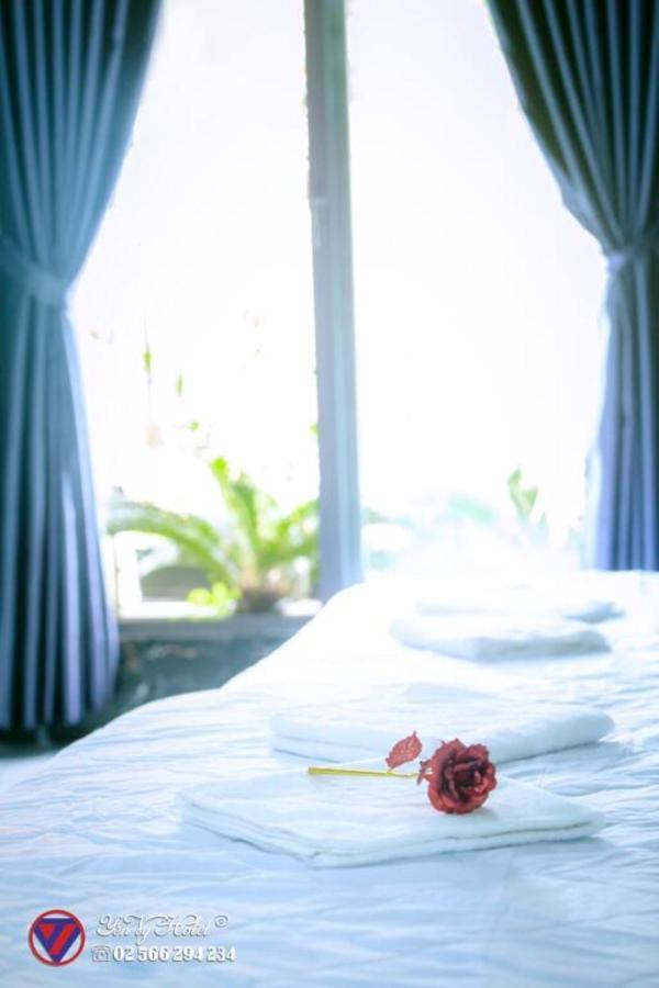 Yen Vy Hotel Куинён Экстерьер фото