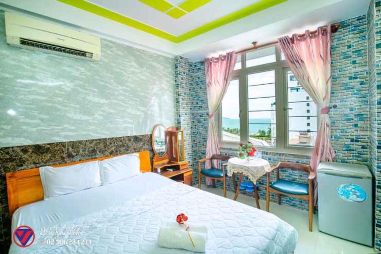 Yen Vy Hotel Куинён Экстерьер фото