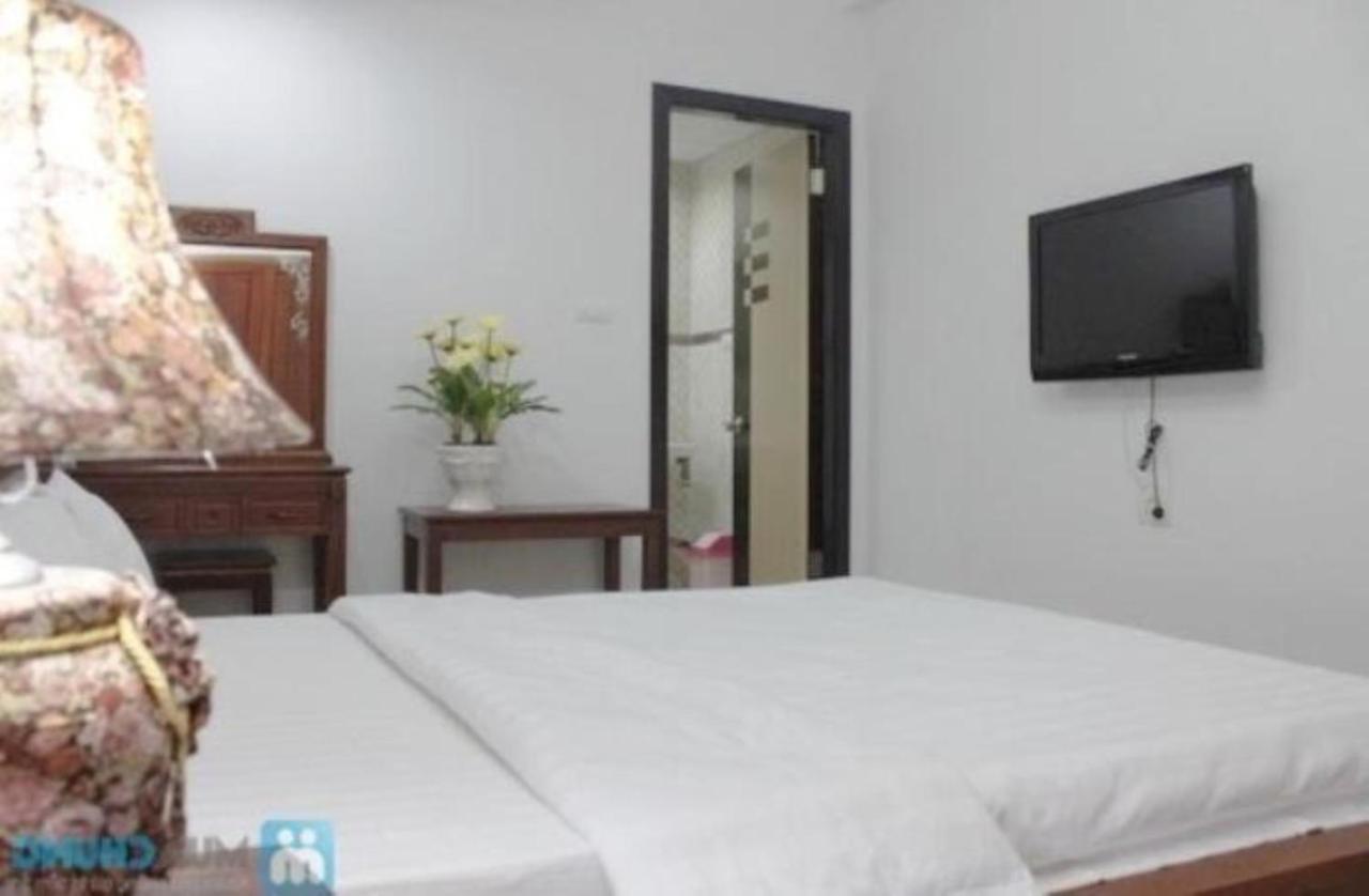 Yen Vy Hotel Куинён Экстерьер фото