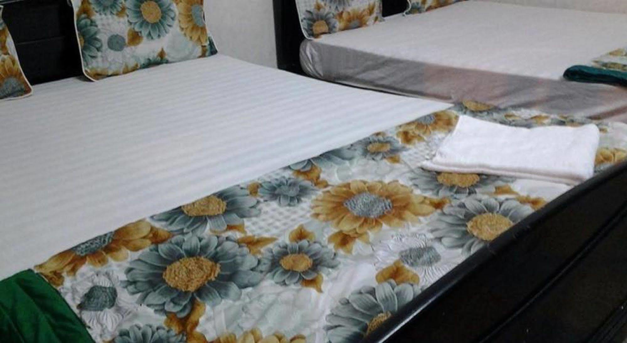 Yen Vy Hotel Куинён Экстерьер фото