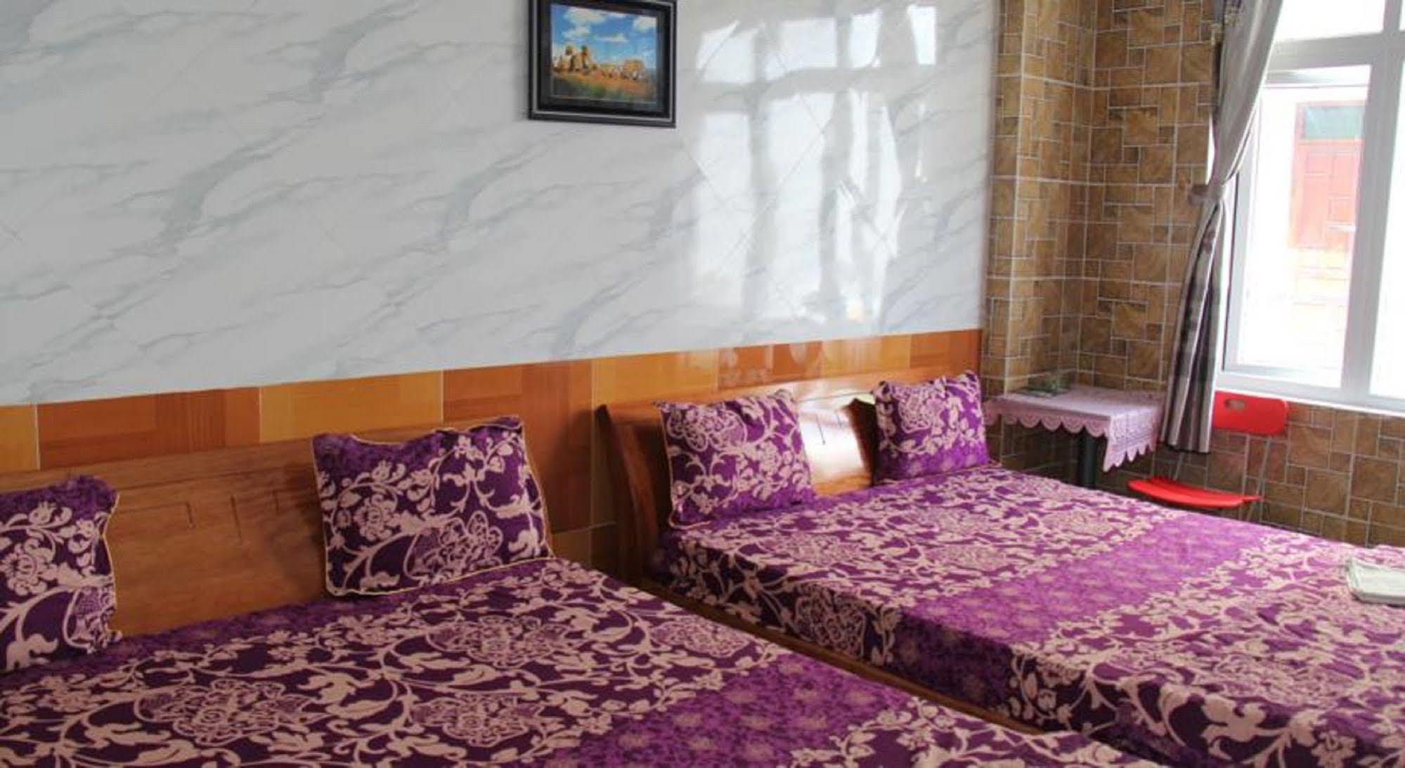 Yen Vy Hotel Куинён Экстерьер фото